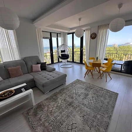 With Sea View Lejlighed